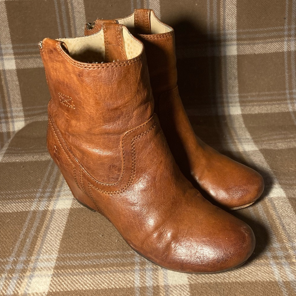 Frye Carson wedge bootie